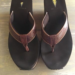 Wedge leather flip flops by Volitile